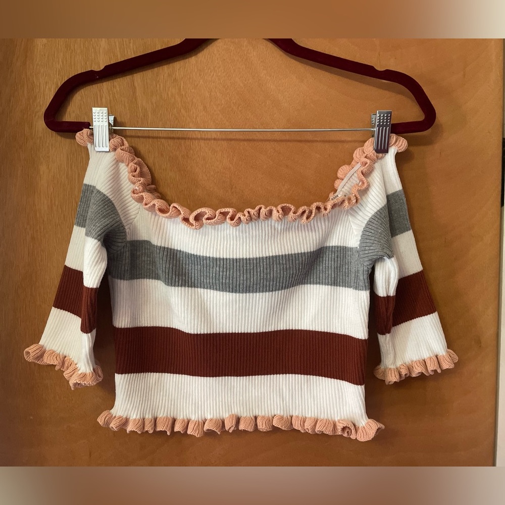 Blāshe Women’s Cropped Sweater Top 👚